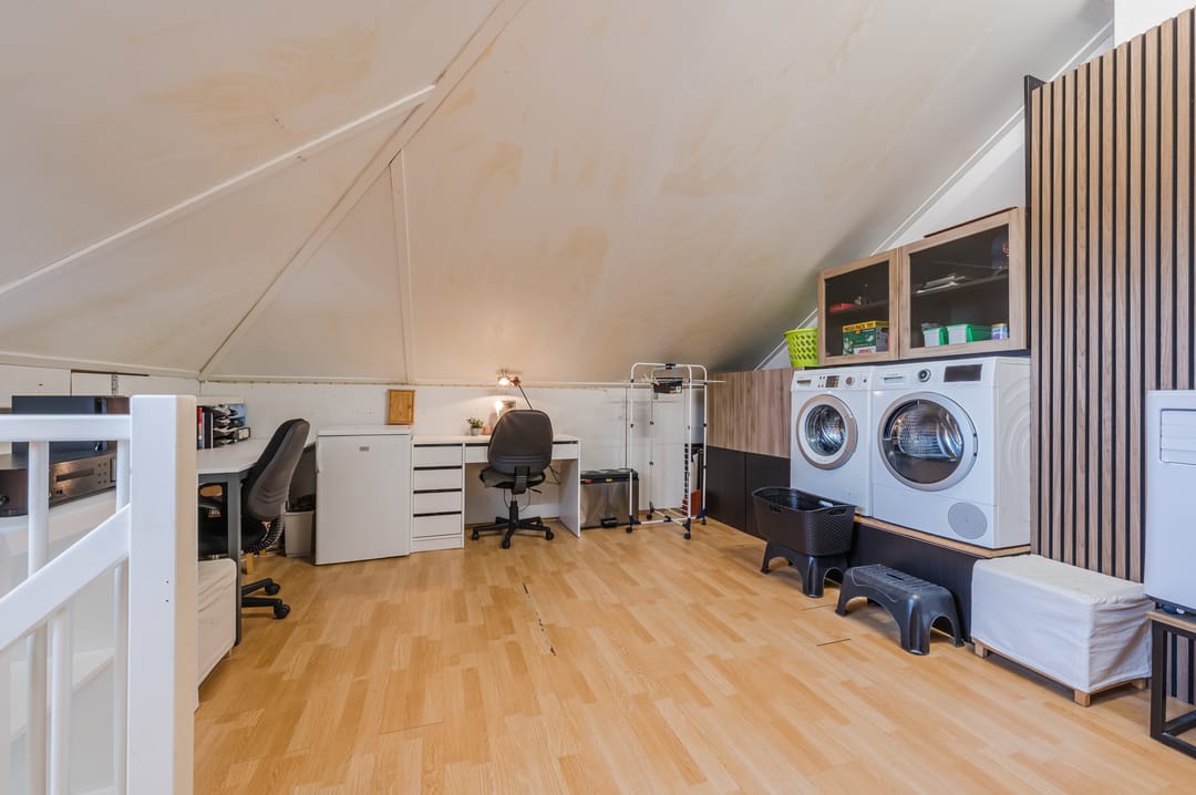 Move-in ready corner home in quiet courtyard setting in Heeze center — 23
