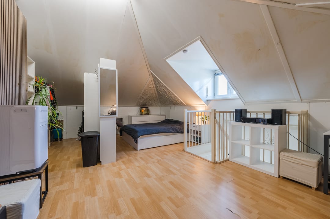 Move-in ready corner home in quiet courtyard setting in Heeze center — 22
