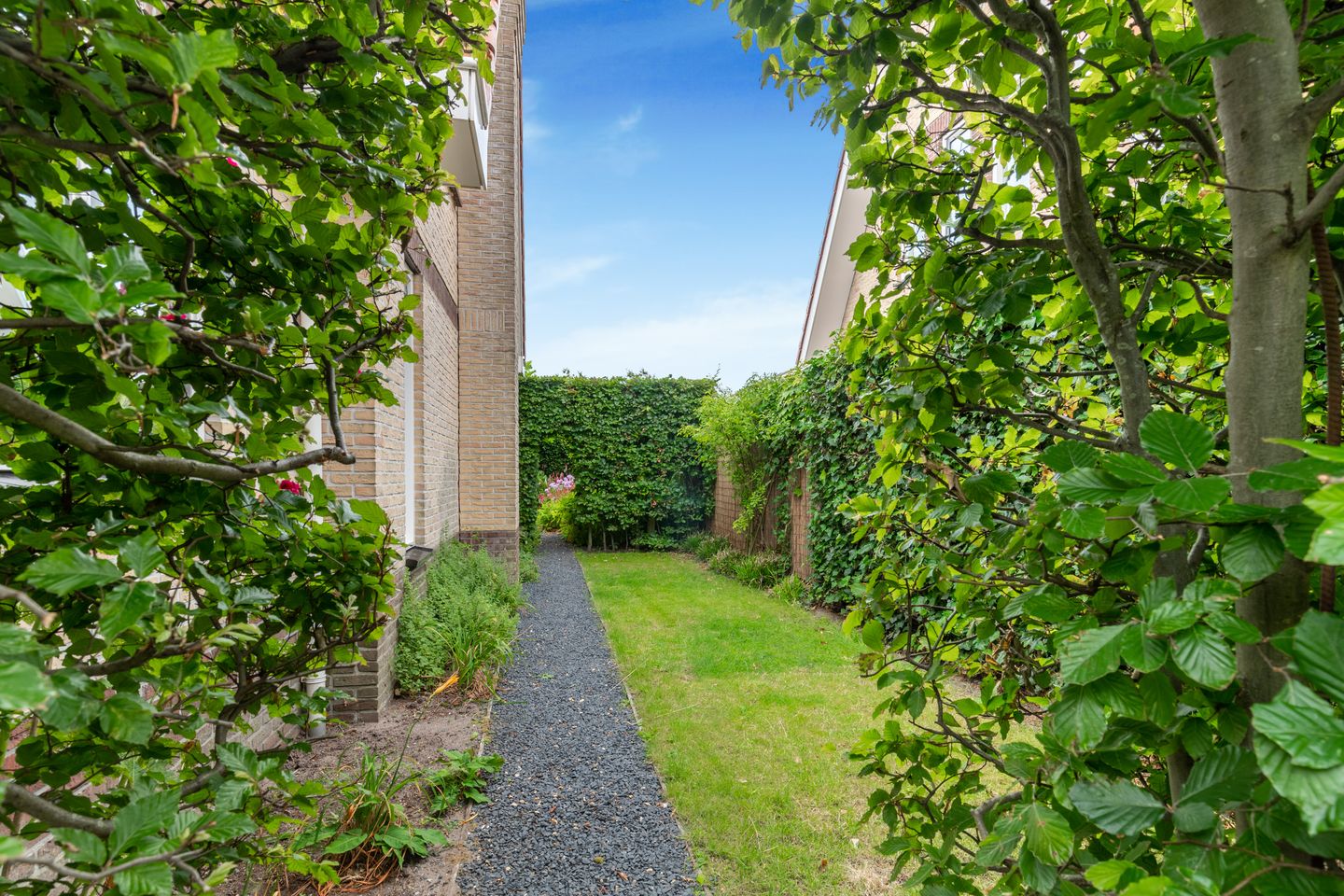 Spacious Detached Villa with Large South-Facing Garden in Limmen Centrum — 63