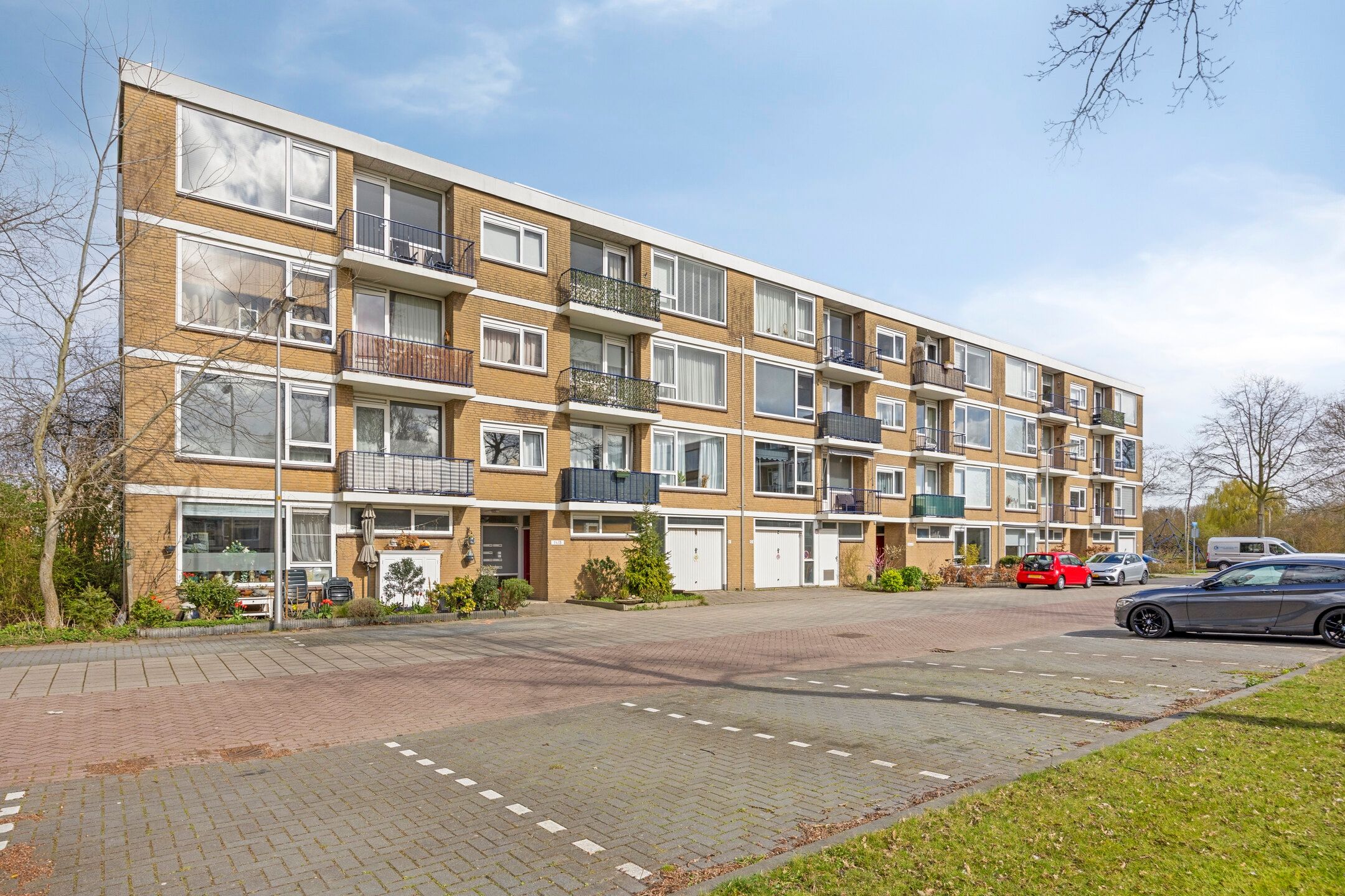 Van Ostadehof 27, Voorschoten