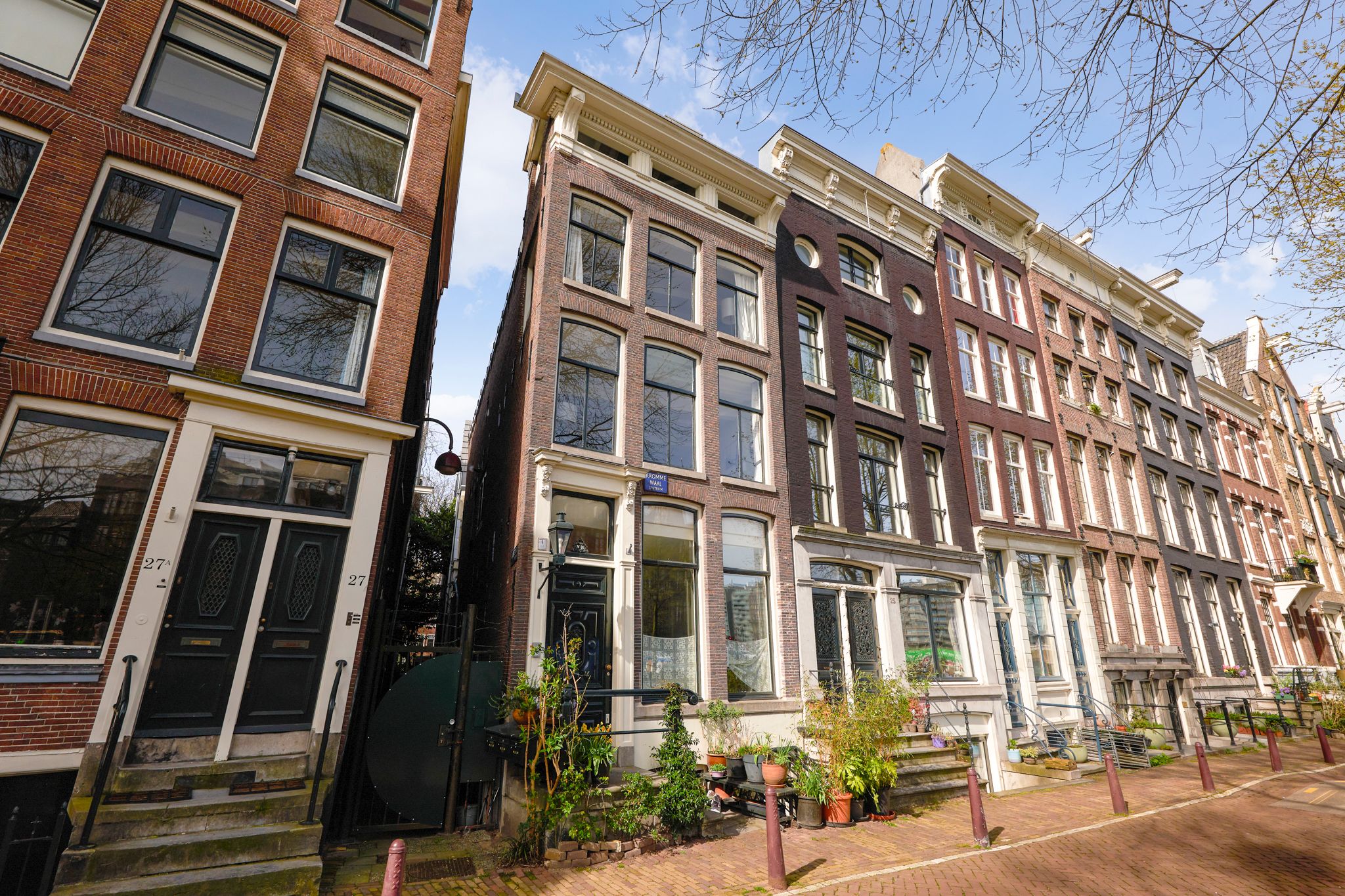 Charming Monumental Apartment with Canal Views in Amsterdam Lastage — 21