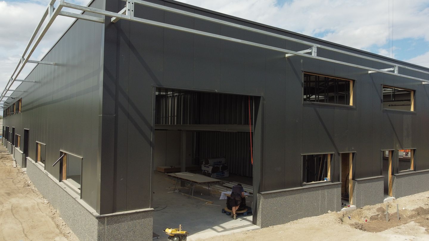 View photo 2 of Industrieweg