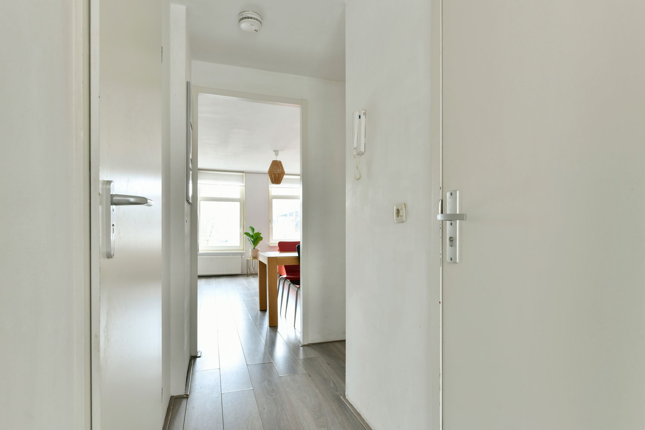 Bright 2-Room Apartment with Extra Workspace in Popular Dapperbuurt — 12