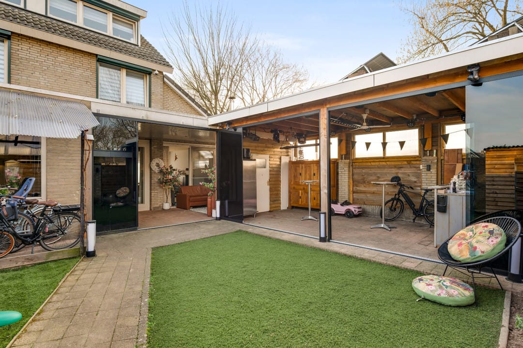 Spacious Extended Semi-Detached Home with Solar Panels and Garden Pavilion — 48