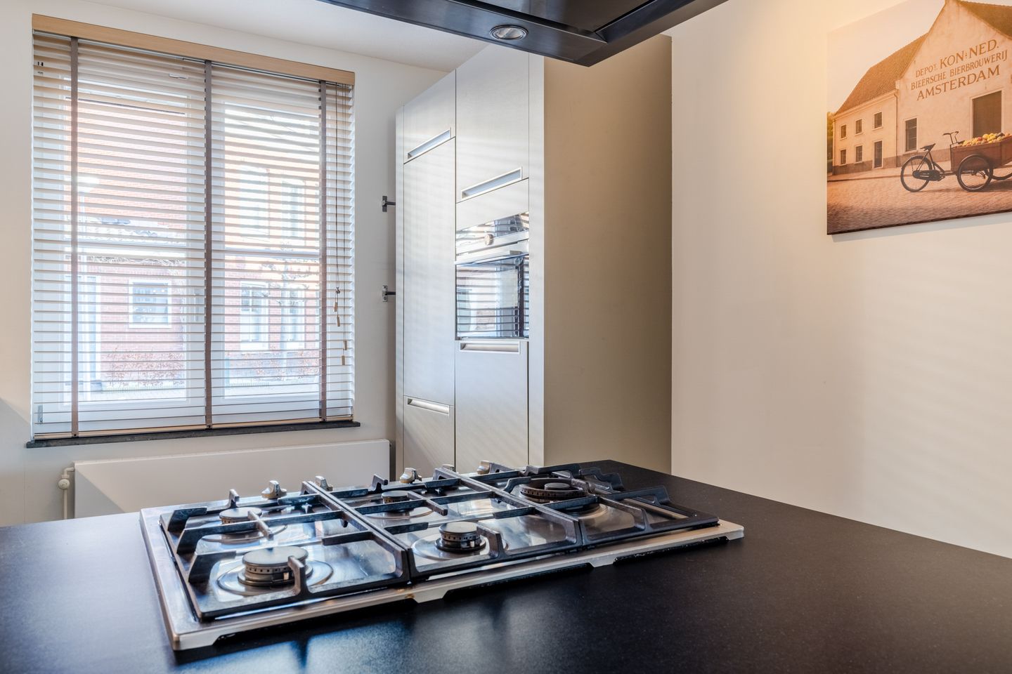Spacious Family Home with Sunny Southwest Garden in De Hoven — 22