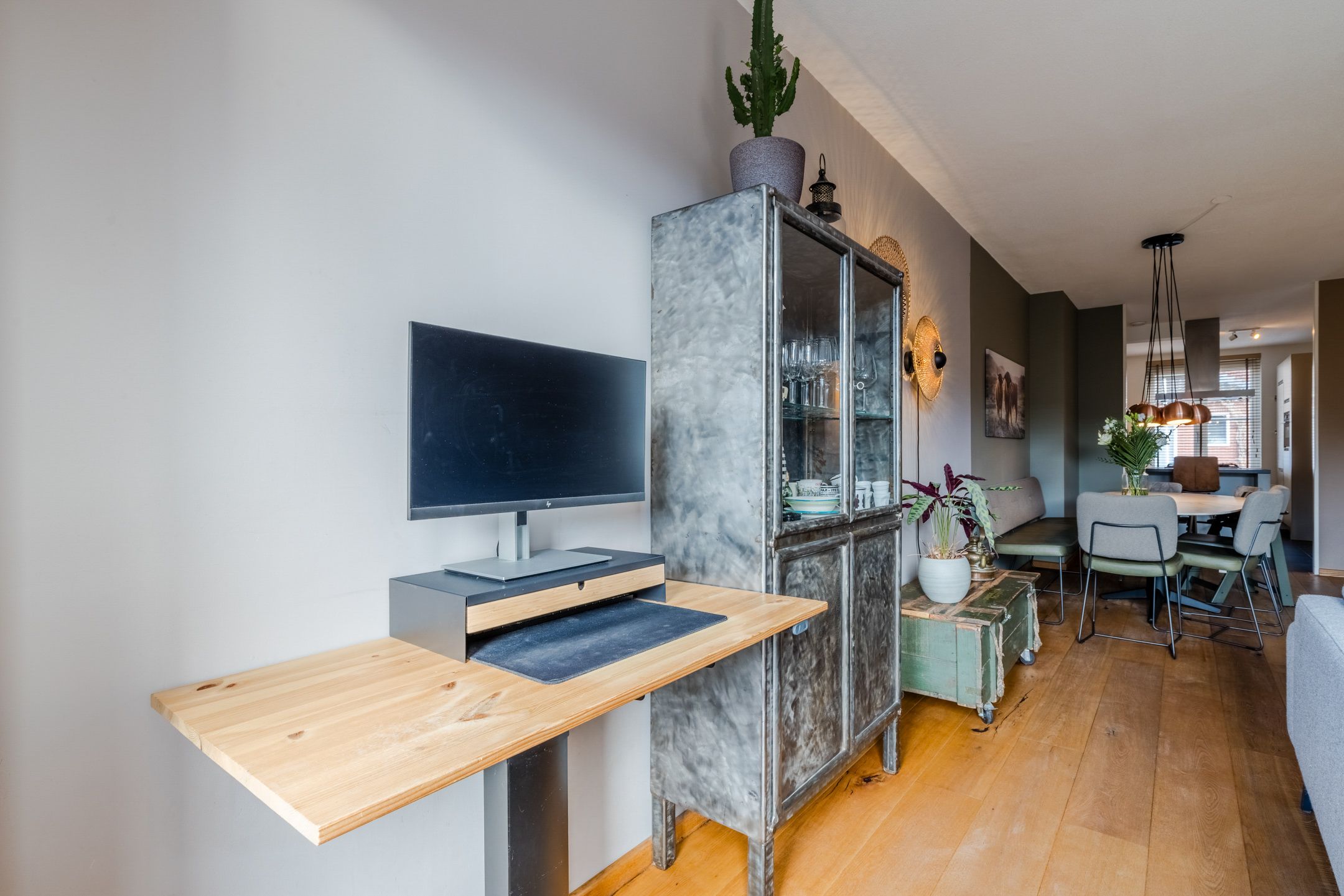 Spacious Family Home with Sunny Southwest Garden in De Hoven — 18
