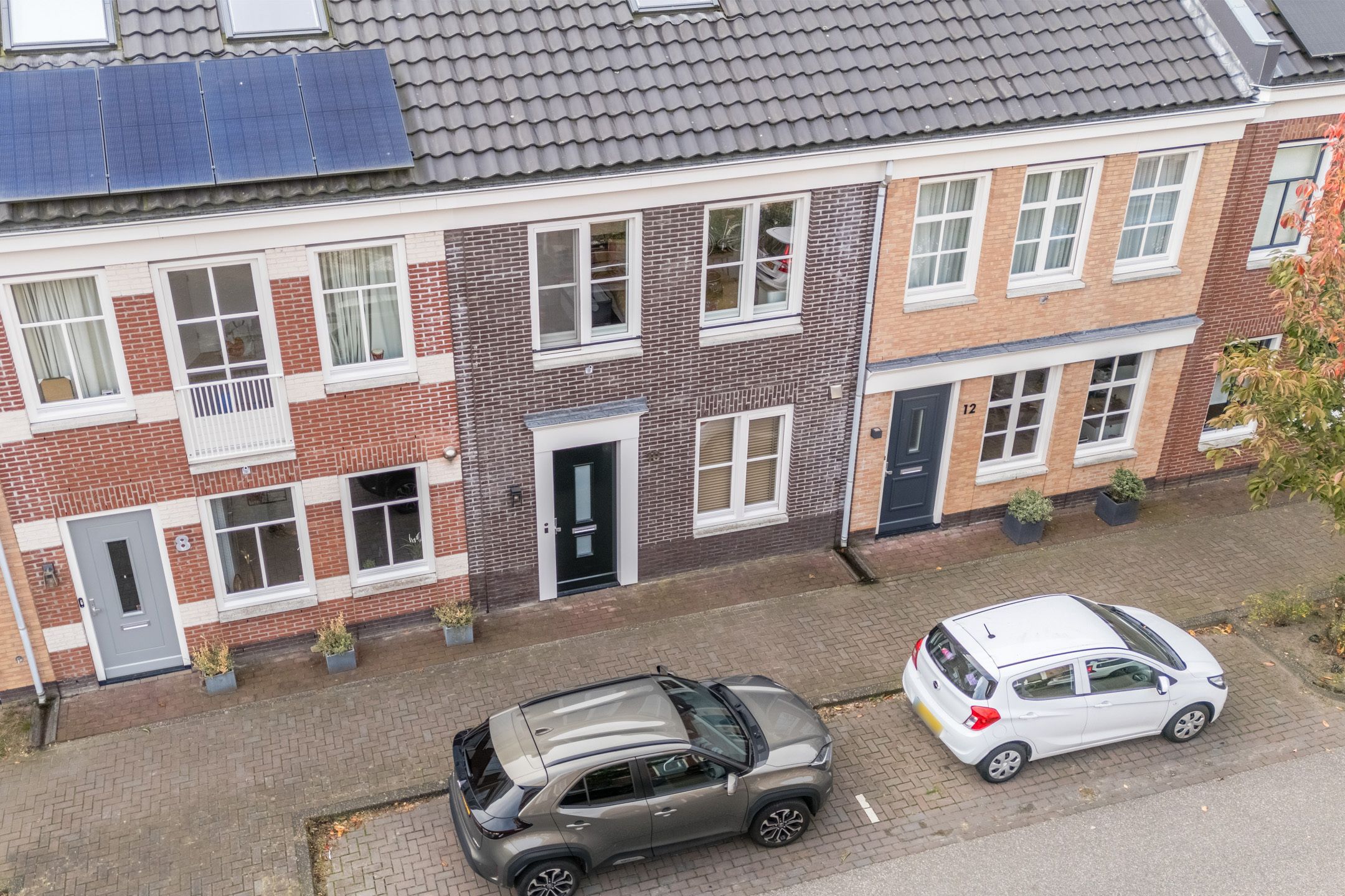 Spacious Family Home with Sunny Southwest Garden in De Hoven — 63