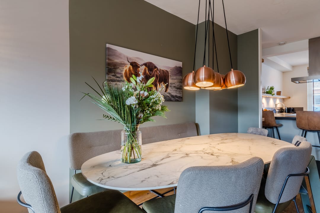 Spacious Family Home with Sunny Southwest Garden in De Hoven — 20
