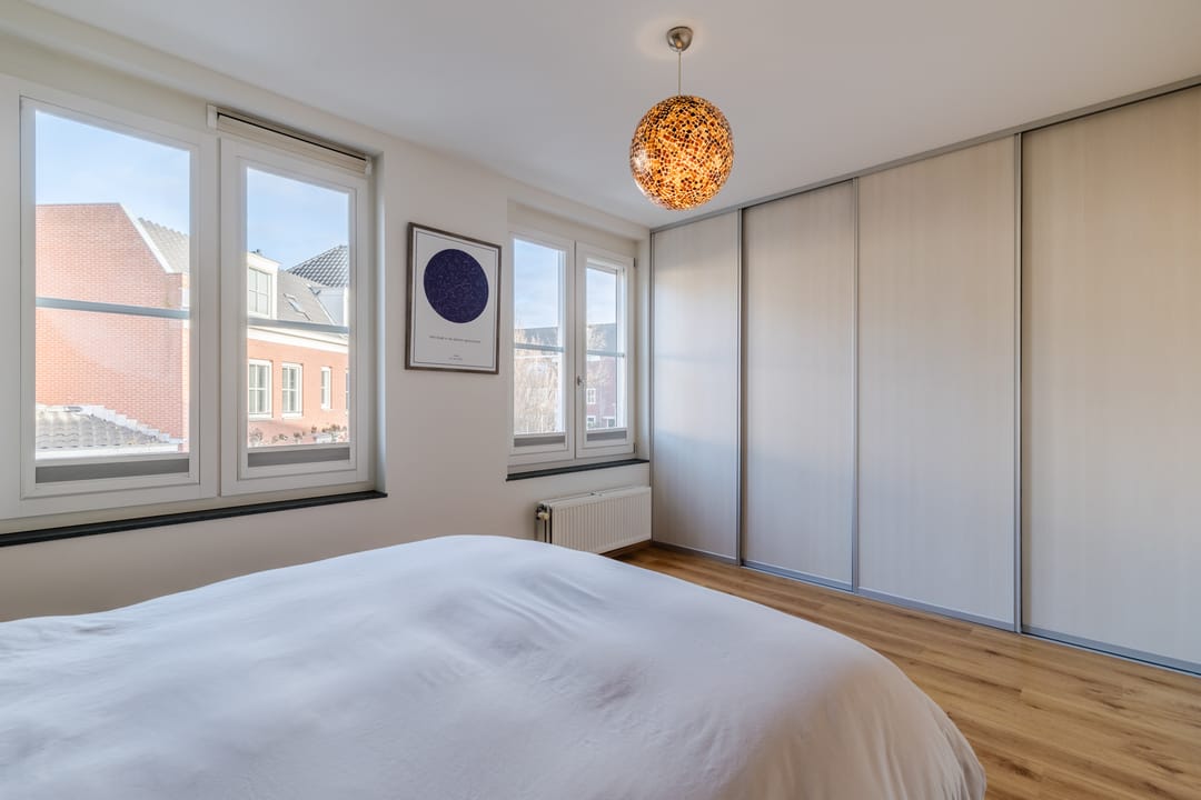 Spacious Family Home with Sunny Southwest Garden in De Hoven — 35