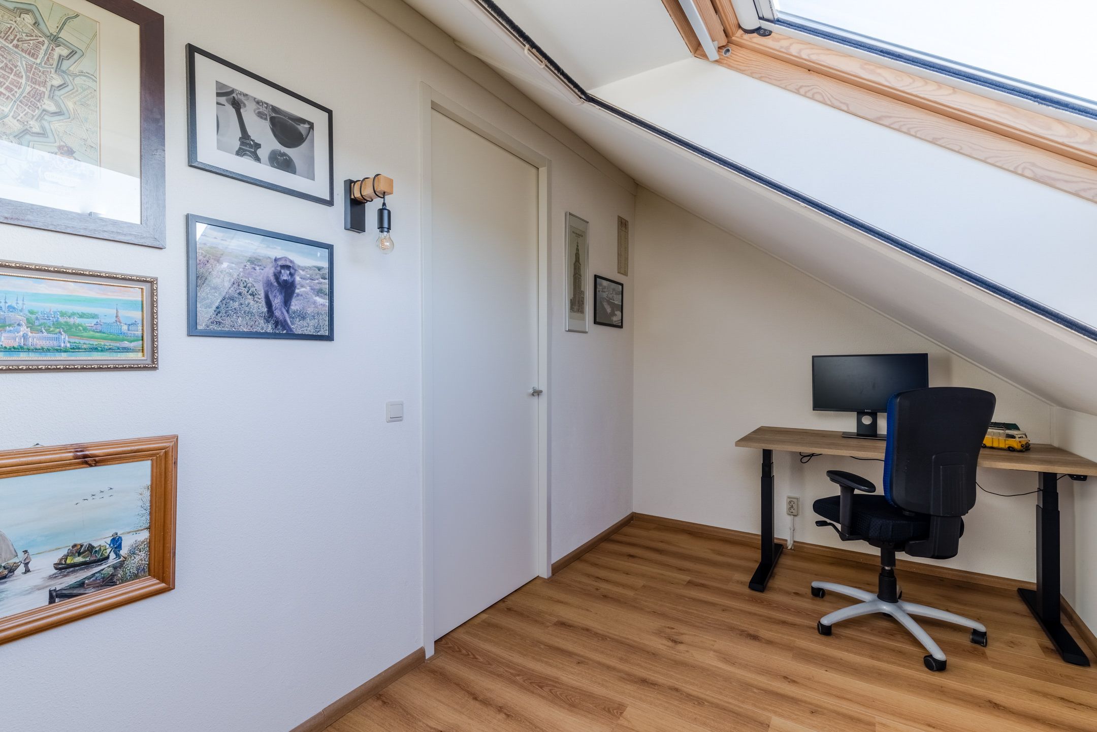 Spacious Family Home with Sunny Southwest Garden in De Hoven — 57