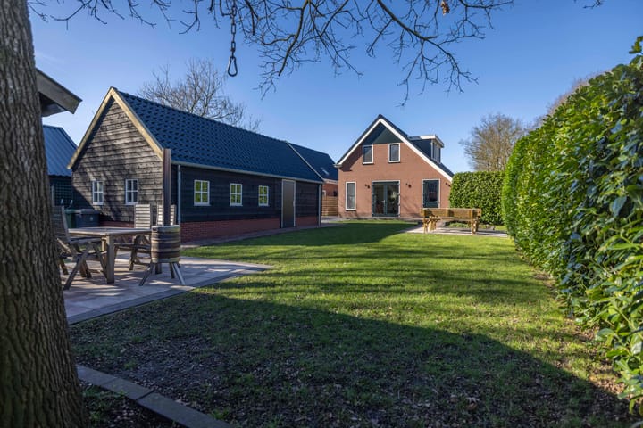 Foto 3 van Burg Ritzemastraat 26