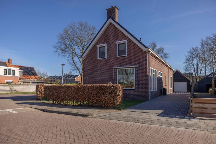 Foto 4 van Burg Ritzemastraat 26