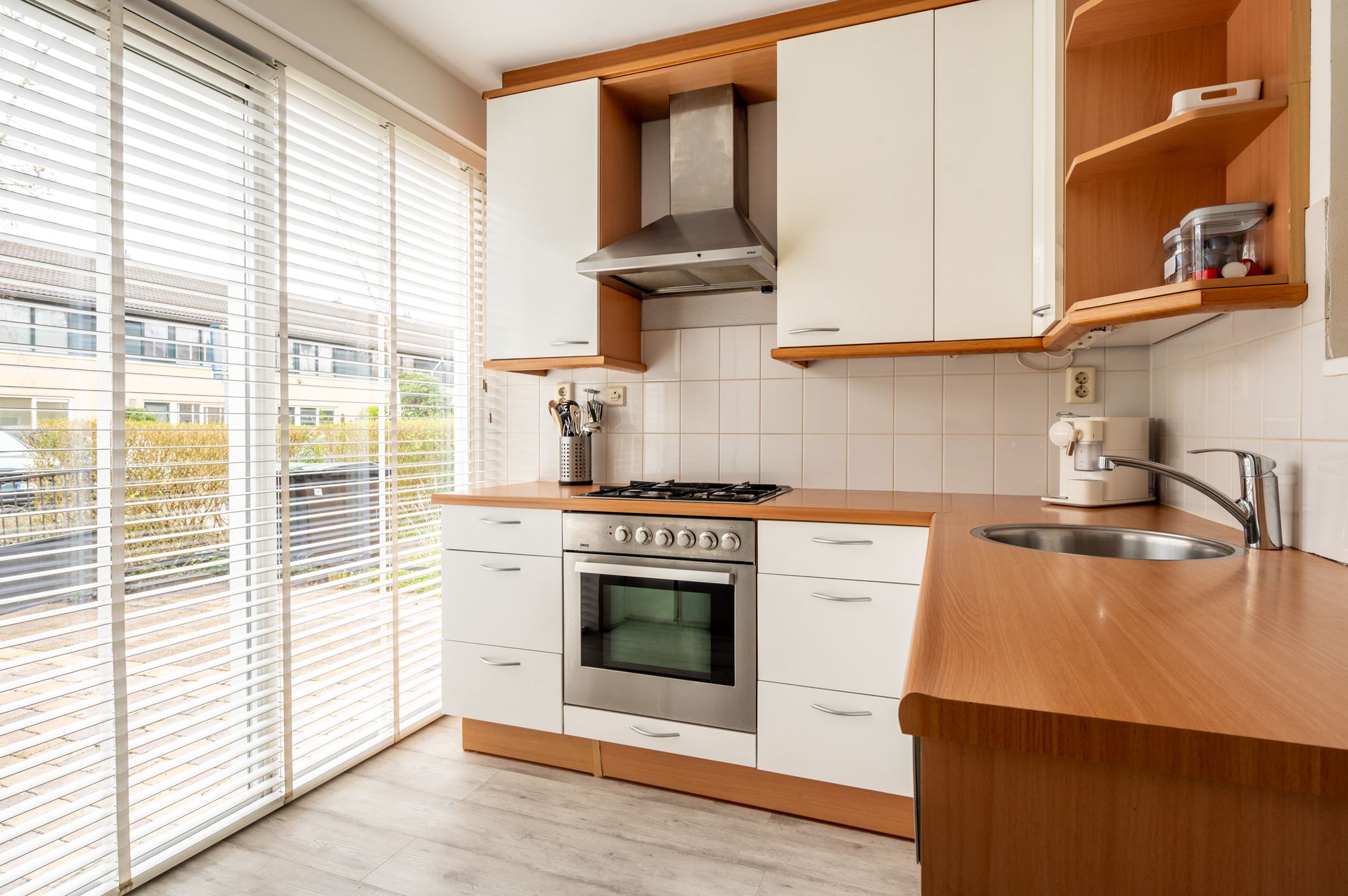 Foto 15 van Februaristraat 104