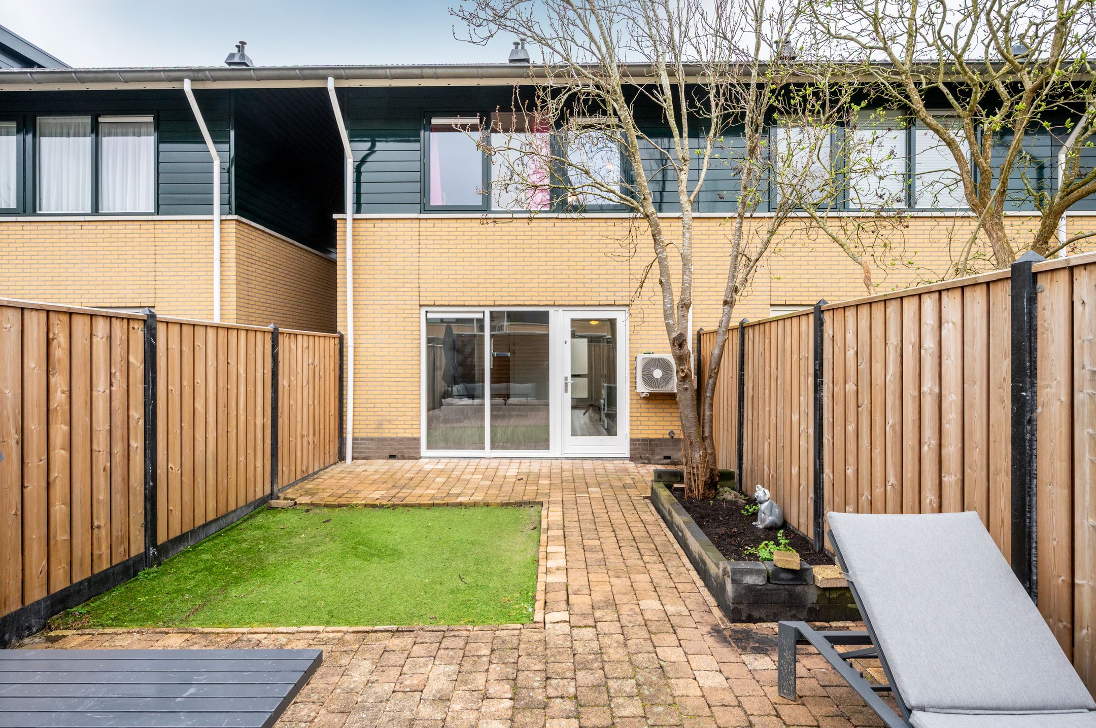 Foto 33 van Februaristraat 104