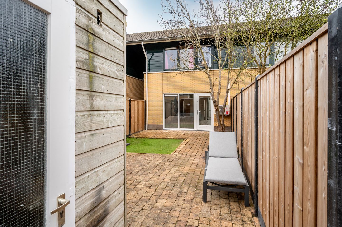 Foto 35 van Februaristraat 104