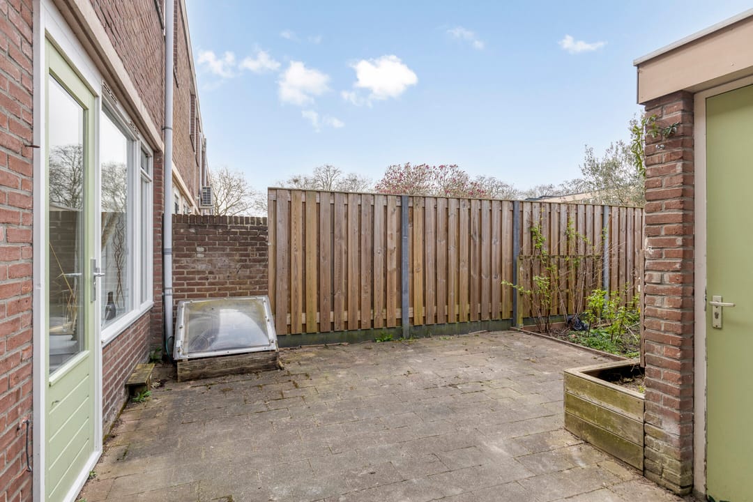 Spacious and Bright Terraced House in Quiet Residential Area — 23