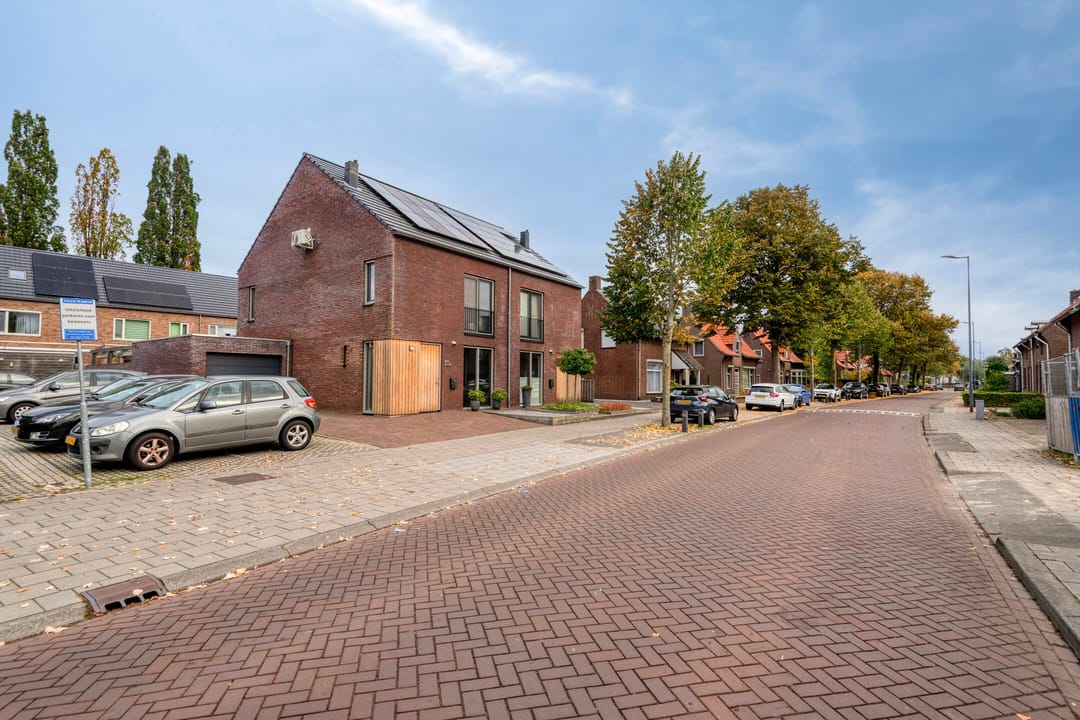 Foto 28 van Burg. Nieuwenhuijzenstraat 10-A