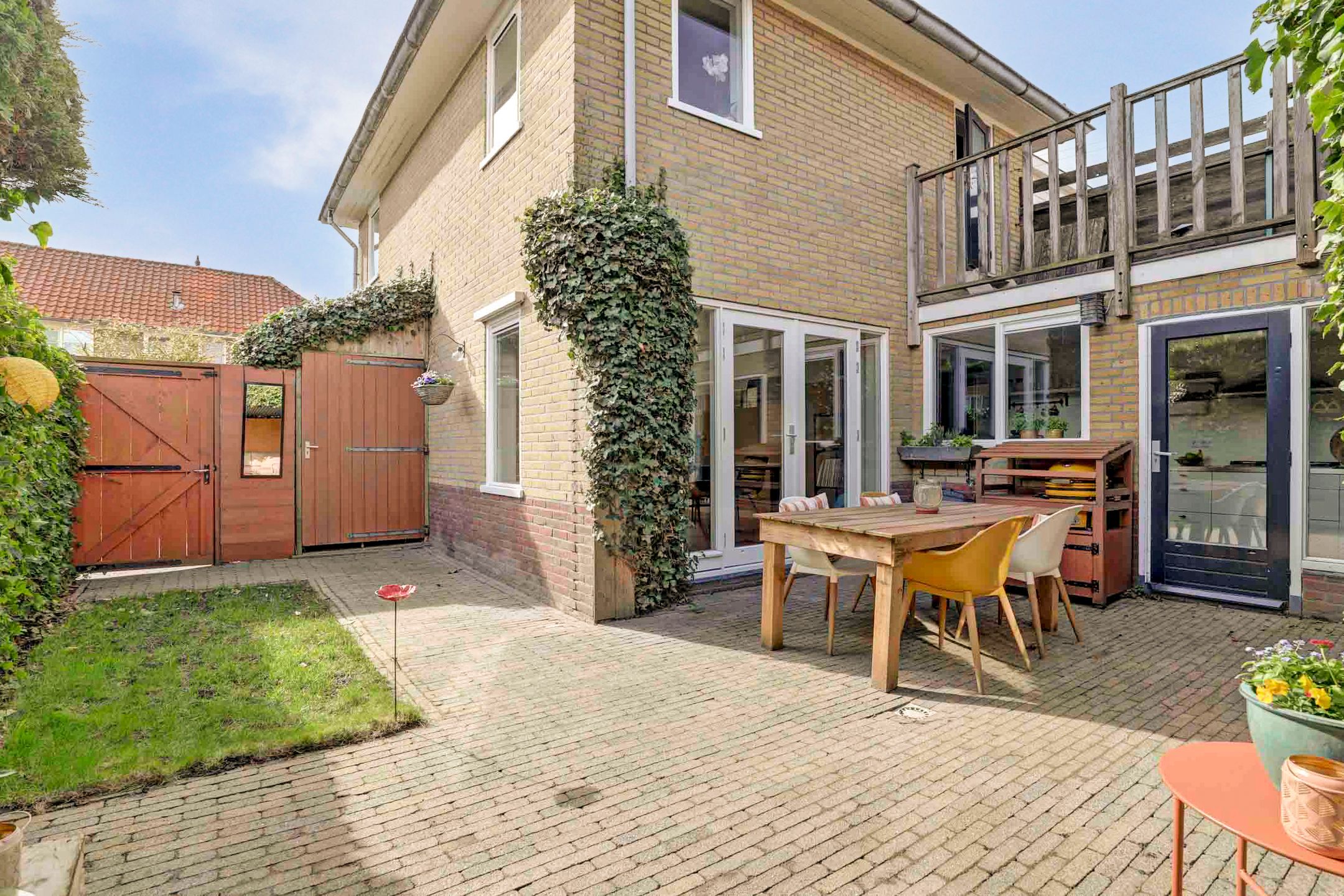 Charming 1930s Corner Home in Harlingen's Trebolbuurt — 30