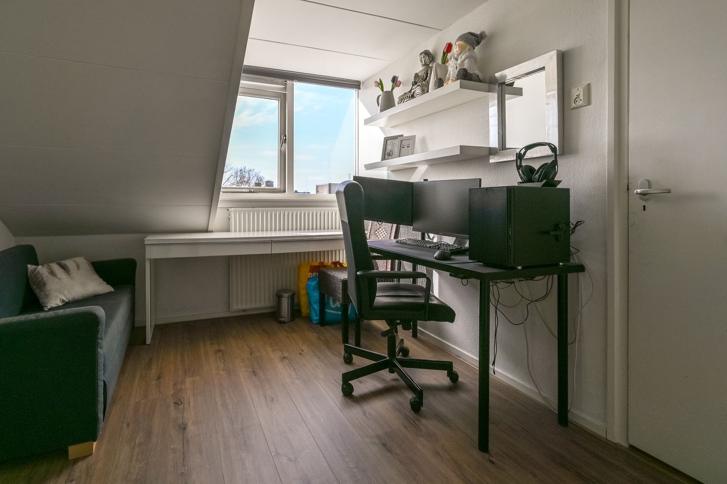 Spacious Maisonette with Four Bedrooms in Santpoort-Noord Centre — 24