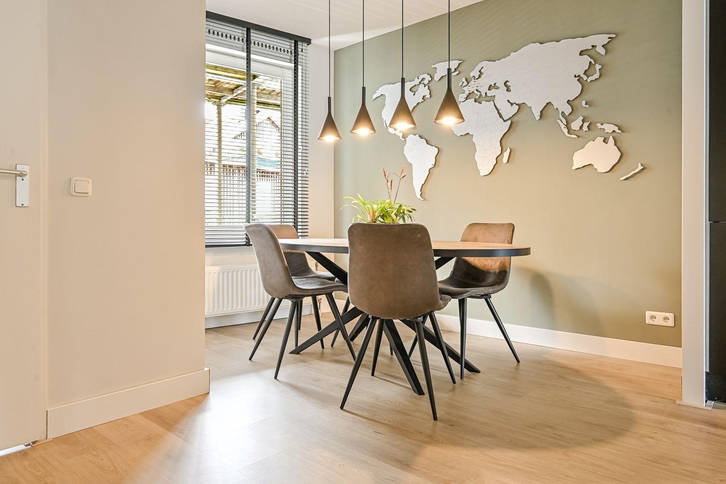 Move-in ready apartment in Spijkenisse center with private parking — 14