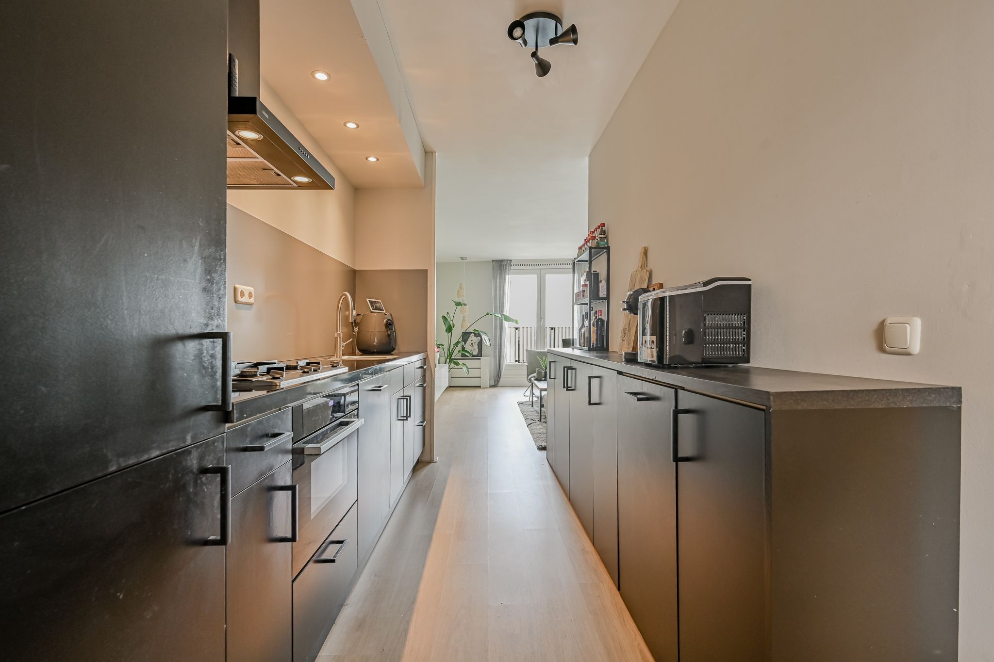 Move-in ready apartment in Spijkenisse center with private parking — 15