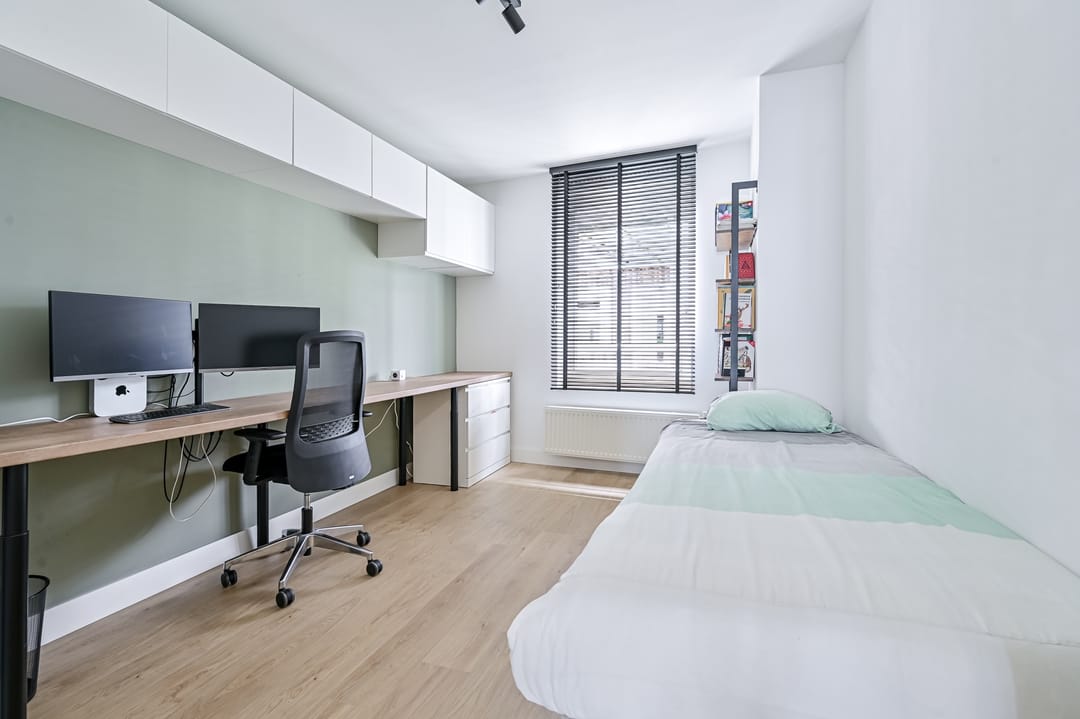 Move-in ready apartment in Spijkenisse center with private parking — 25