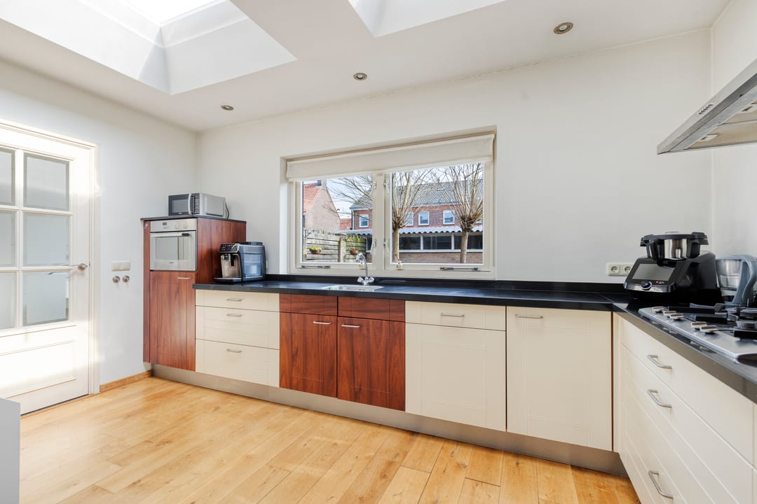 Photo 13 of Tullensstraat 49