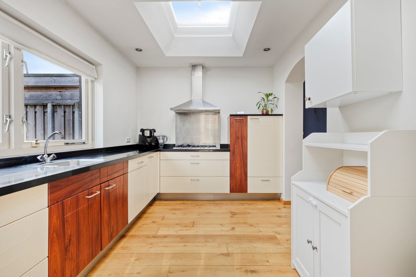 Photo 14 of Tullensstraat 49