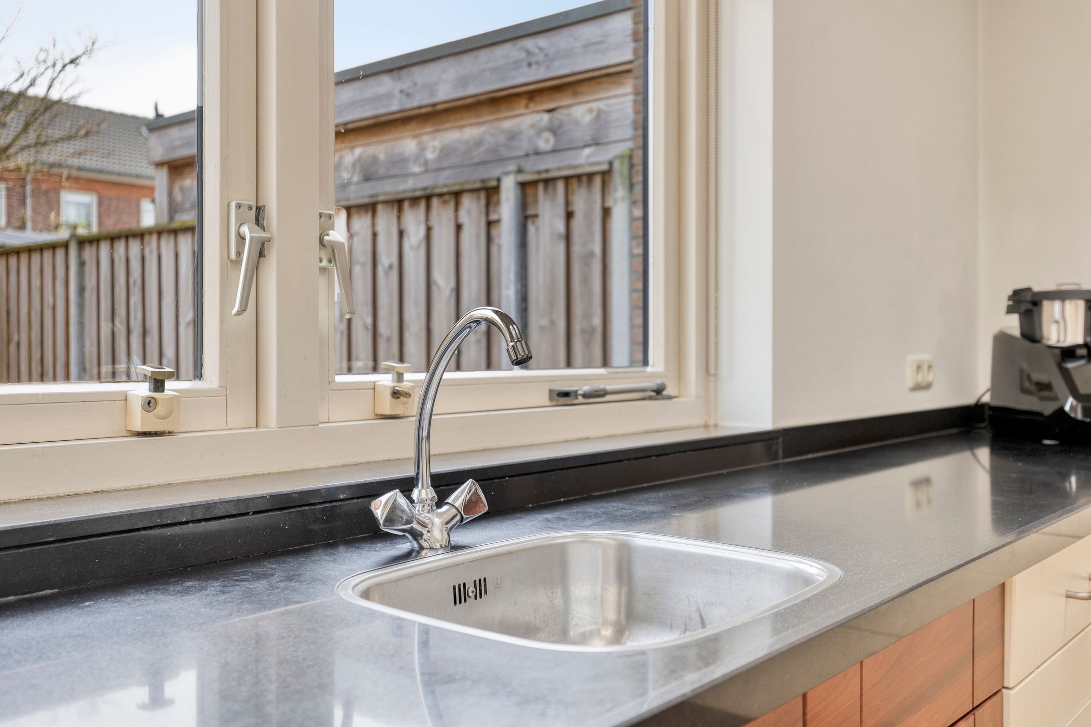 Photo 15 of Tullensstraat 49