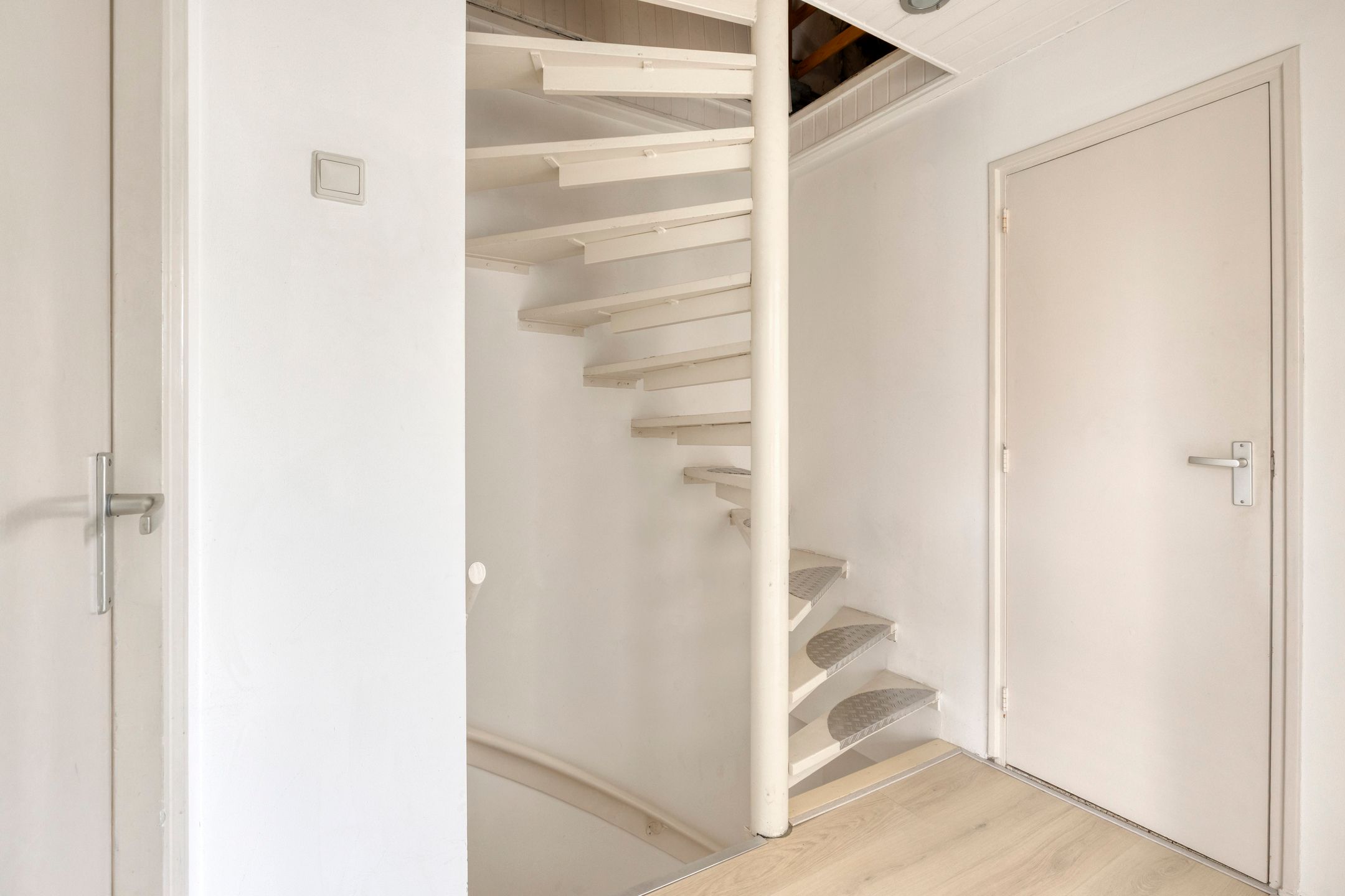 Photo 18 of Tullensstraat 49