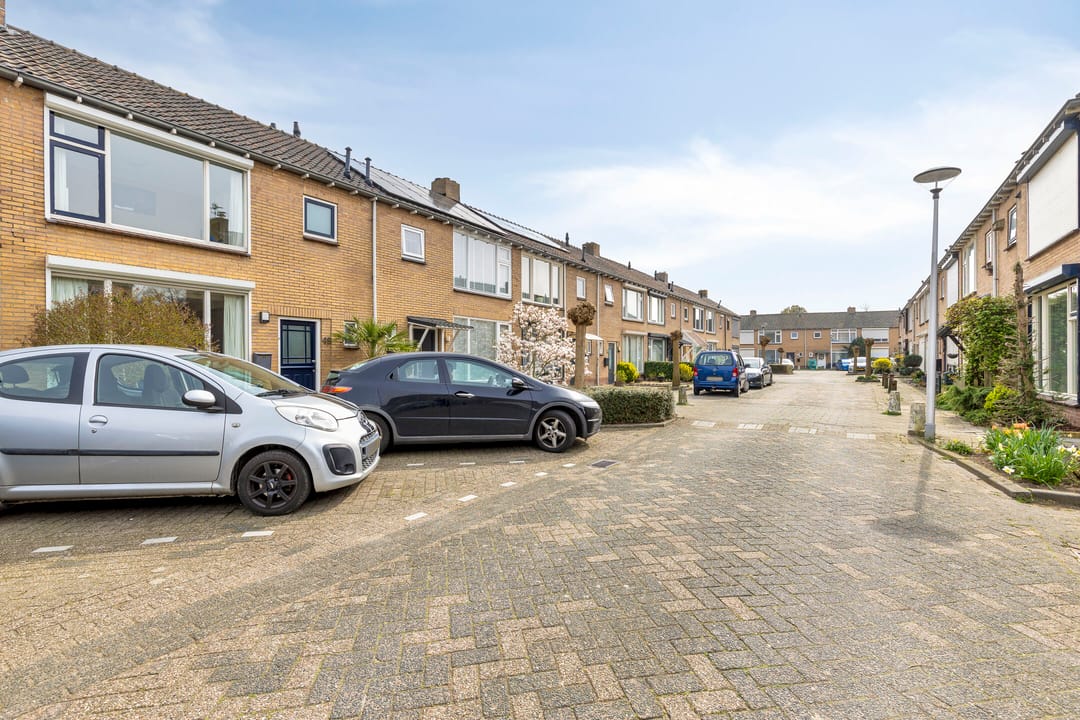 Photo 32 of Tullensstraat 49