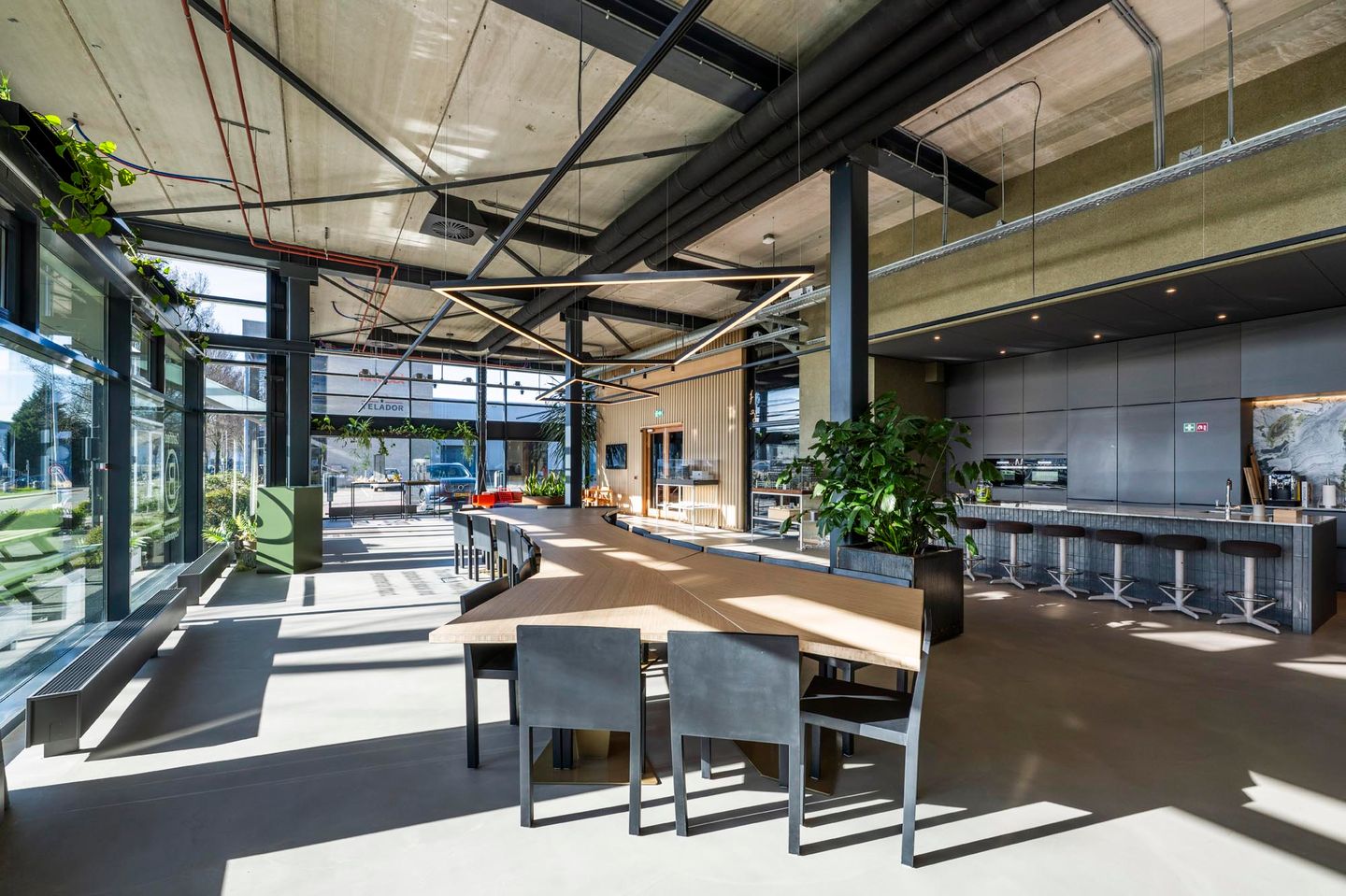 View photo 4 of Modemstraat 2