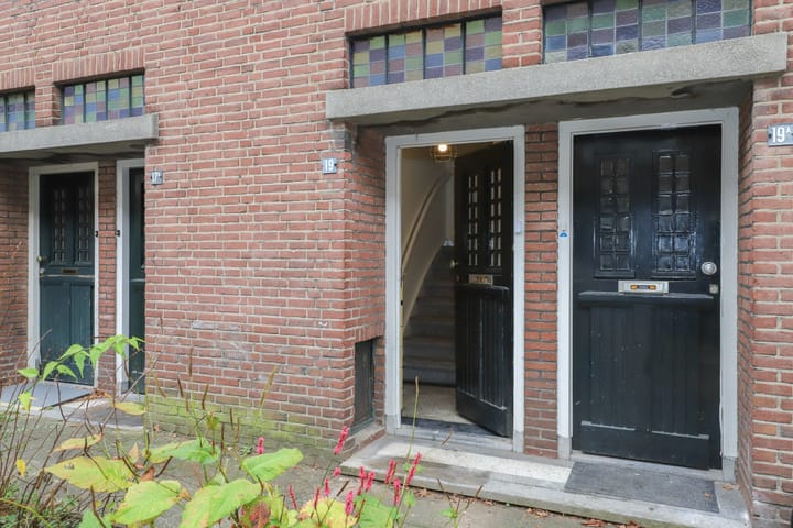 Photo 2 of Evertsenstraat 19