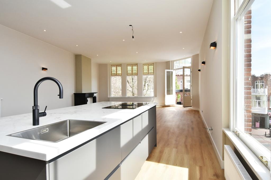 Foto 10 van Van Beuningenstraat 49-A