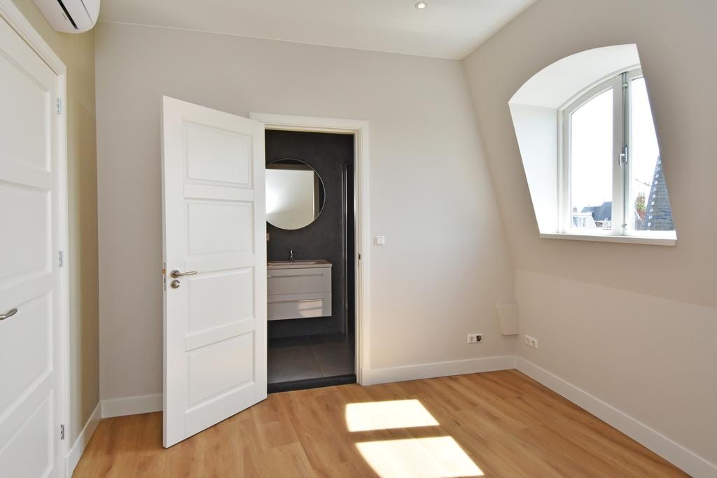 Foto 33 van Van Beuningenstraat 49-A