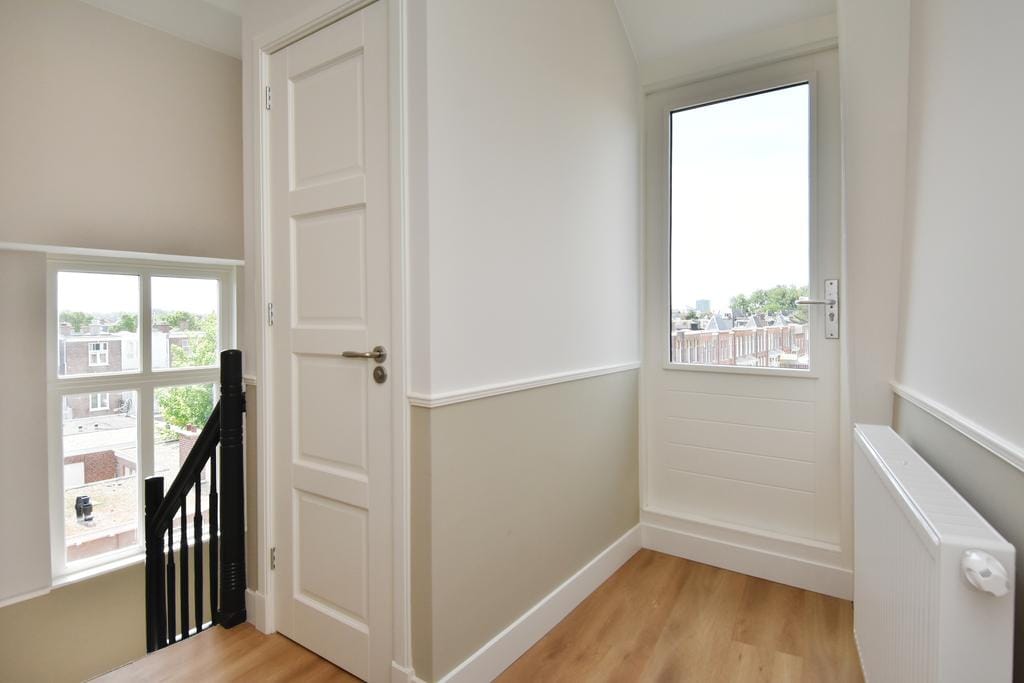 Foto 36 van Van Beuningenstraat 49-A