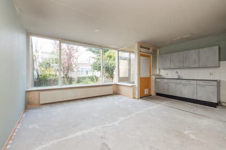 Uranus 14 secondary image