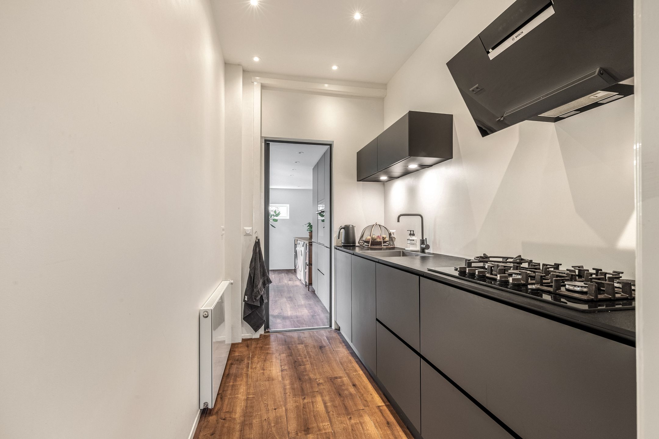 Characteristic family home with sunny garden and renovated attic in sought-after Indischebuurt — 12