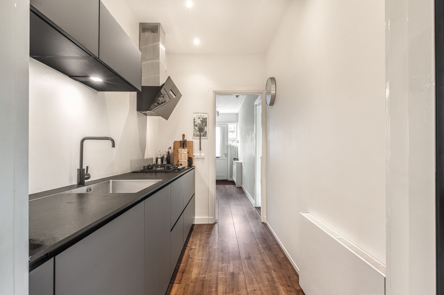 Characteristic family home with sunny garden and renovated attic in sought-after Indischebuurt — 16