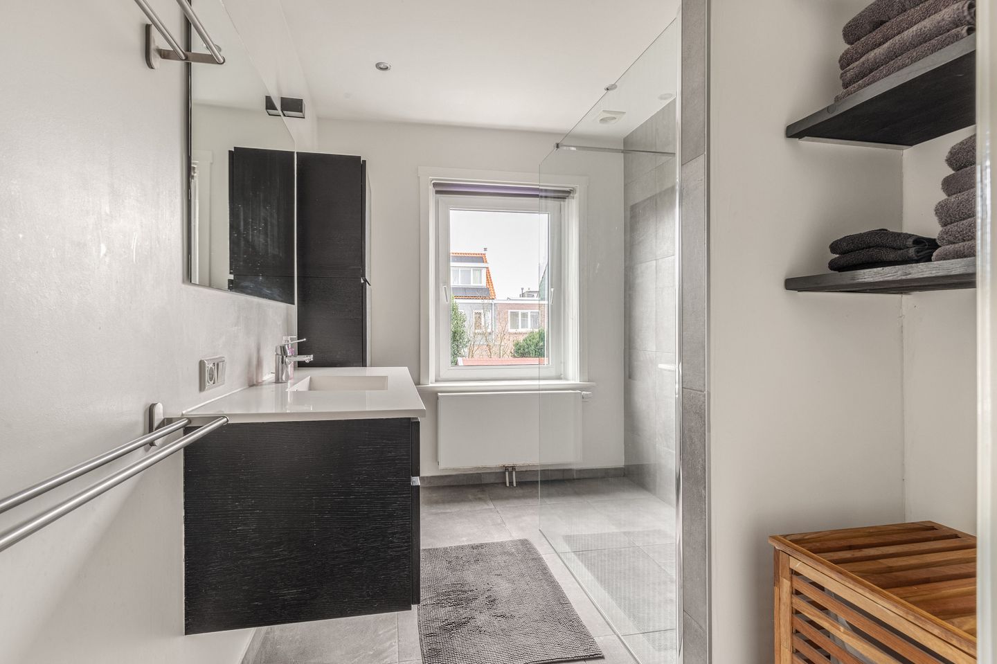 Characteristic family home with sunny garden and renovated attic in sought-after Indischebuurt — 20