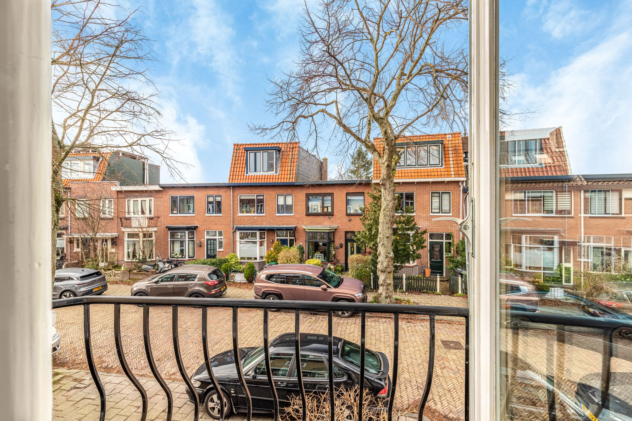 Characteristic family home with sunny garden and renovated attic in sought-after Indischebuurt — 27