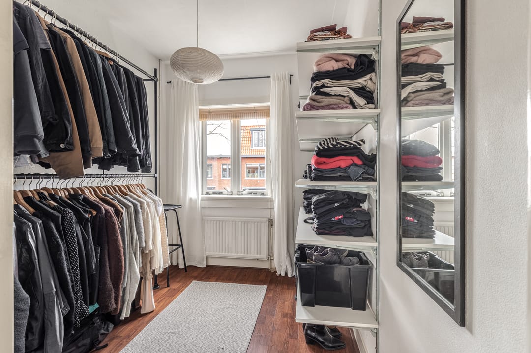 Characteristic family home with sunny garden and renovated attic in sought-after Indischebuurt — 29