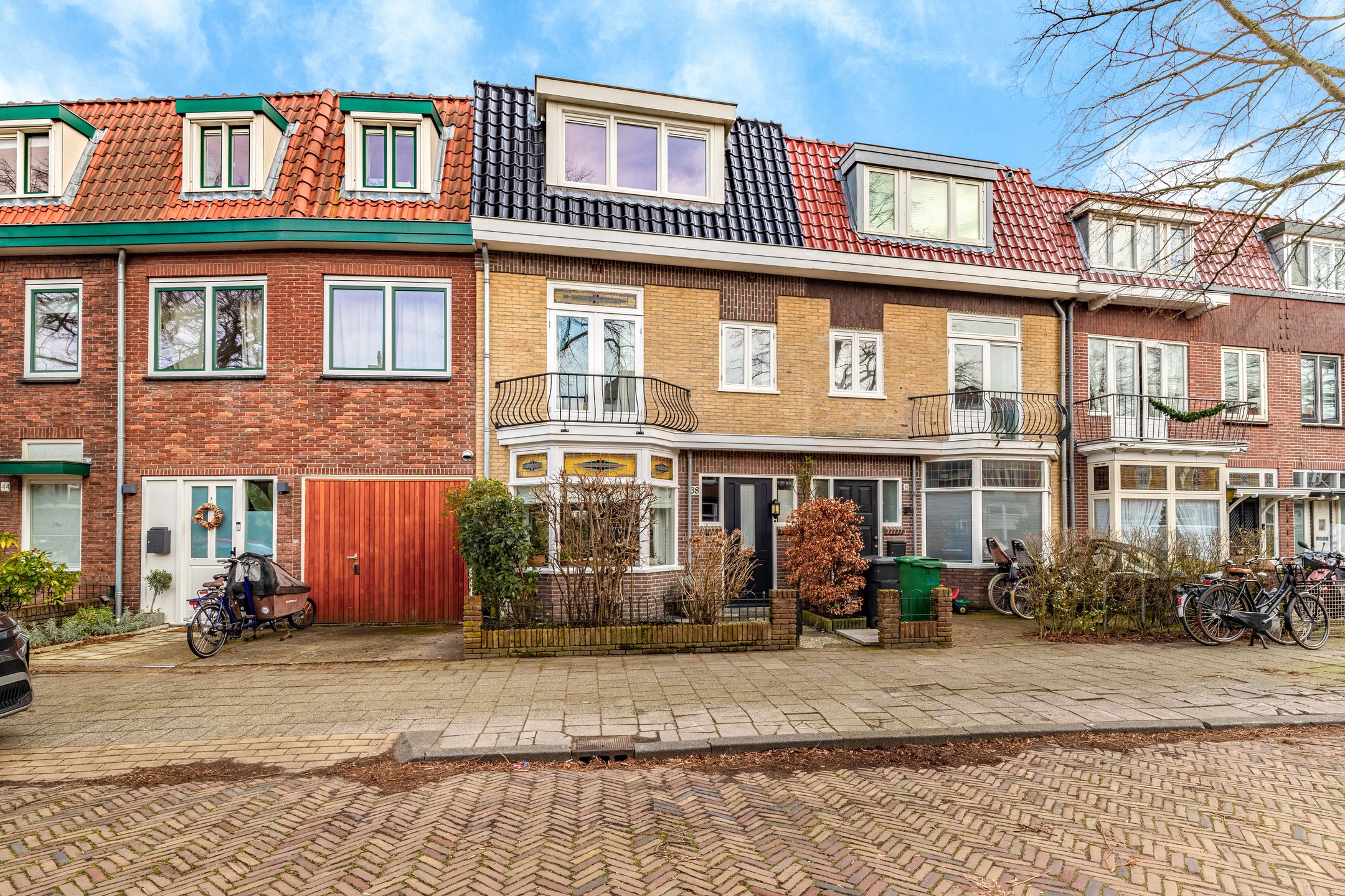 Characteristic family home with sunny garden and renovated attic in sought-after Indischebuurt — 33
