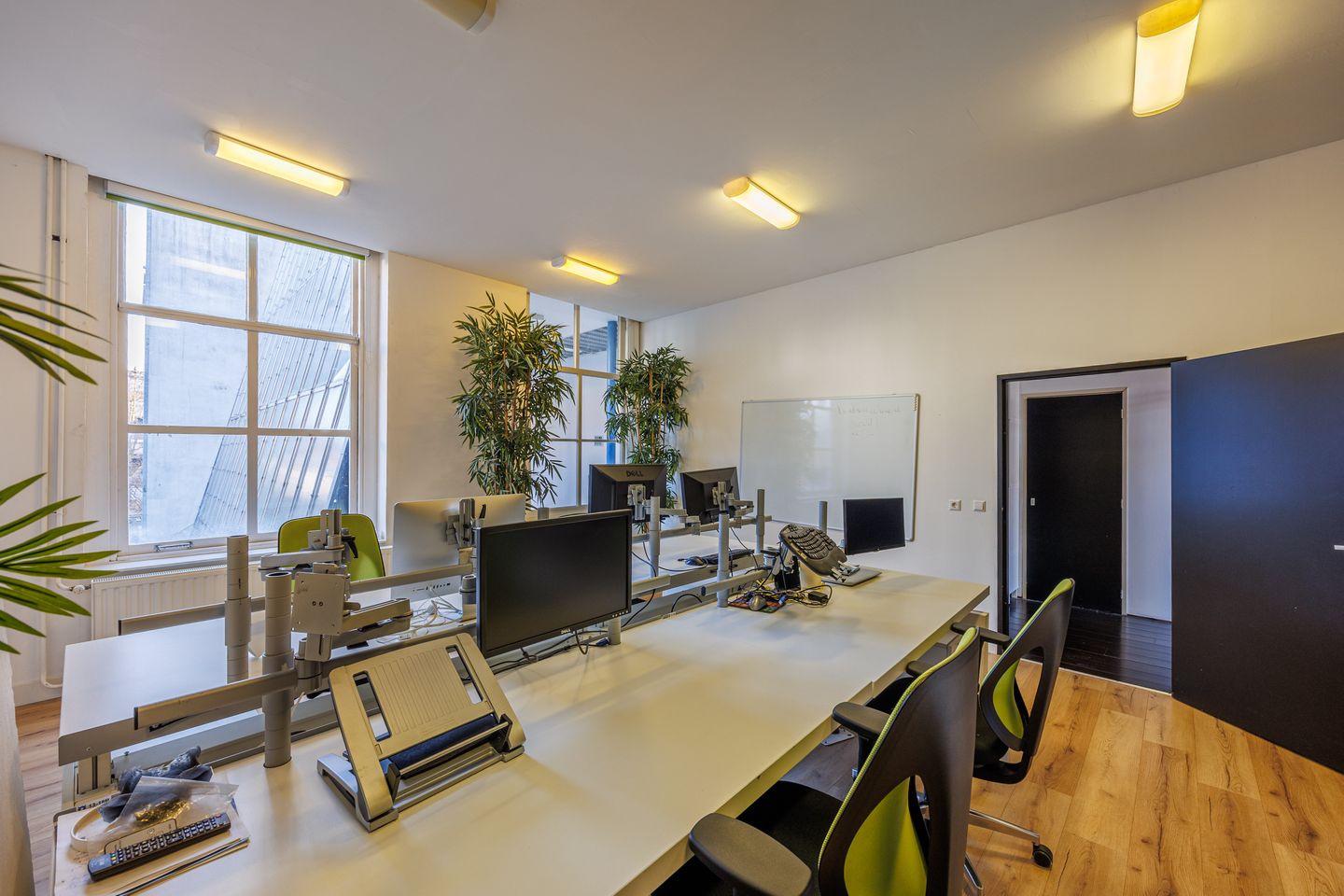 Bekijk foto 2 van Burgwal 45