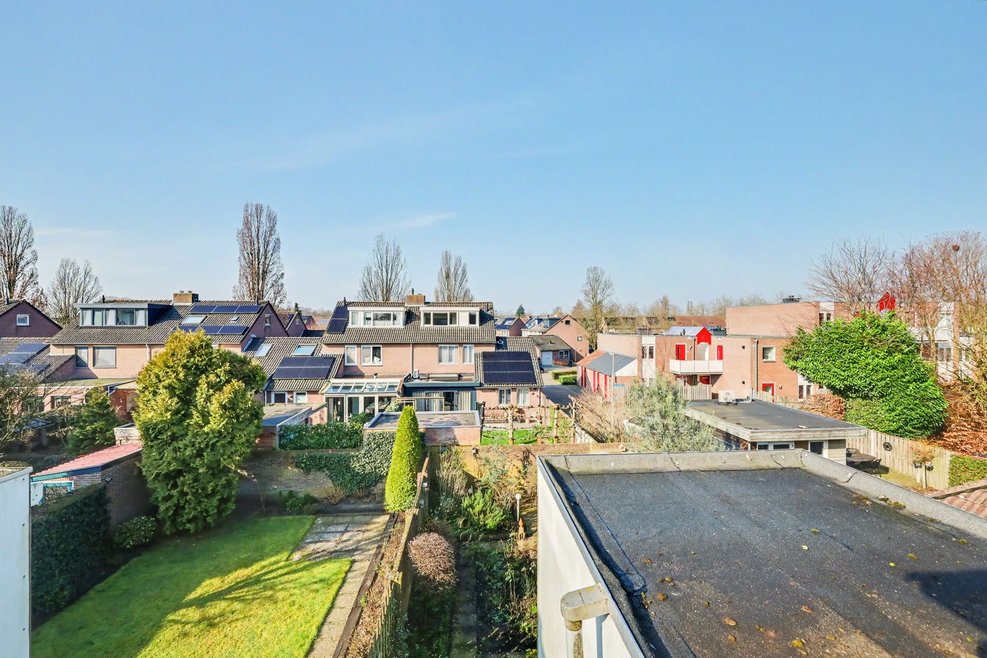 Charming semi-detached house with garage and sunny west-facing garden in Drunen — 43