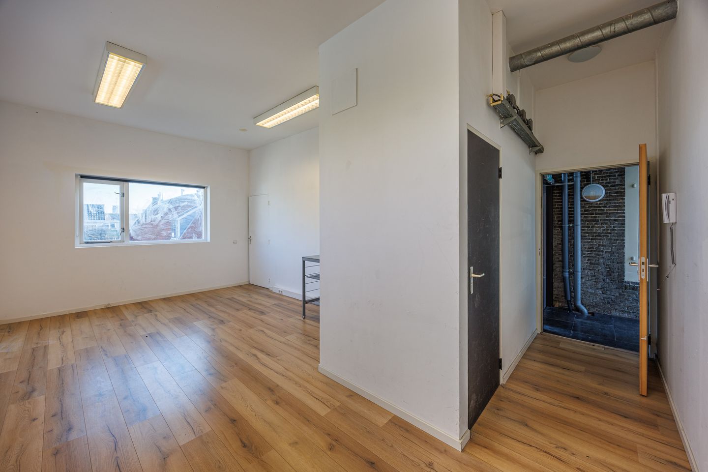 View photo 1 of Burgwal 45