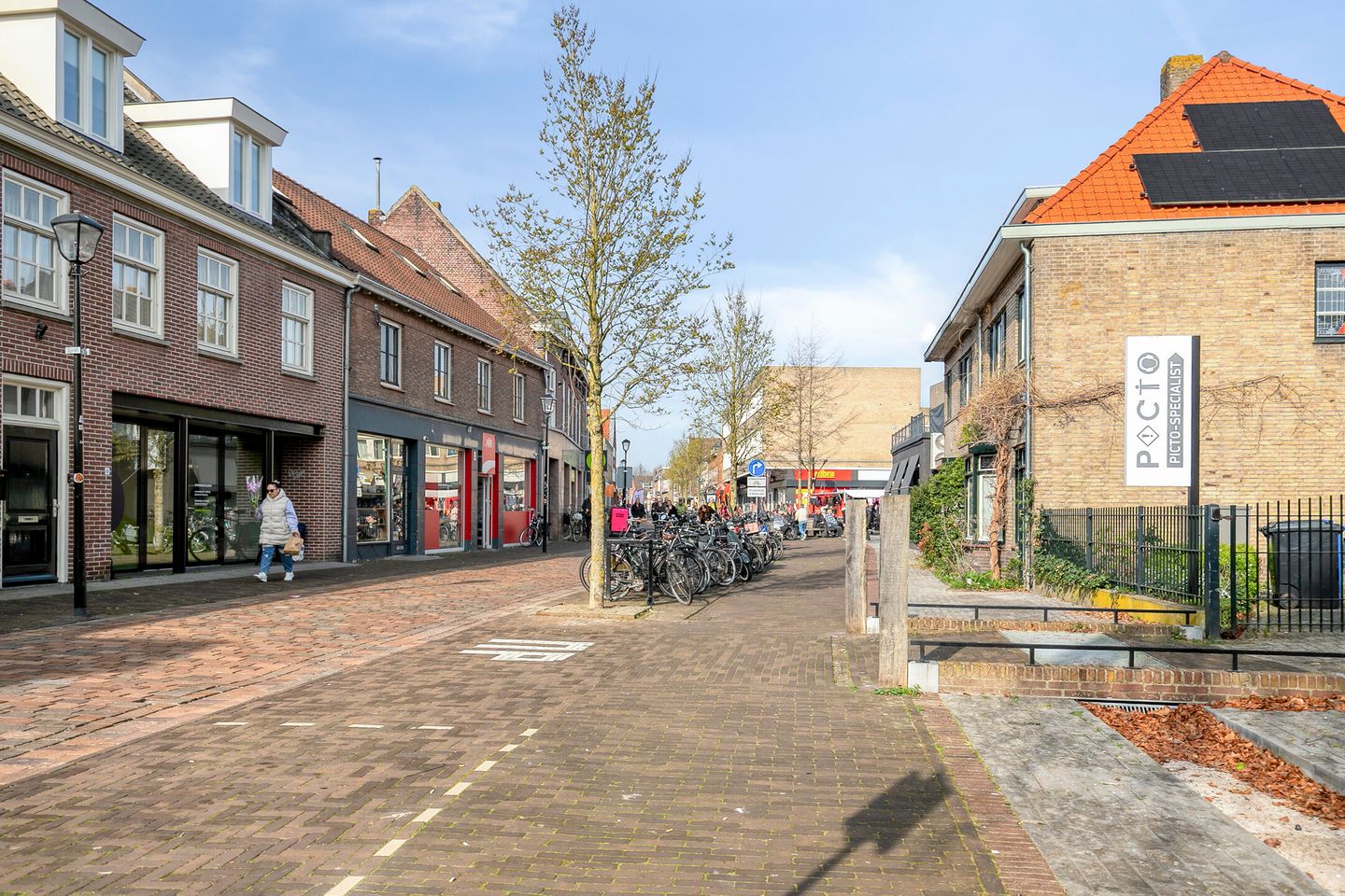 Foto 25 van Rechterstraat 67-09