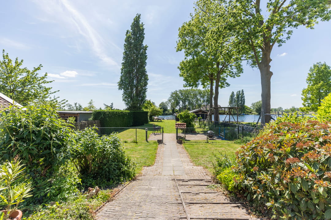 Photo 11 of Waaldijk 161