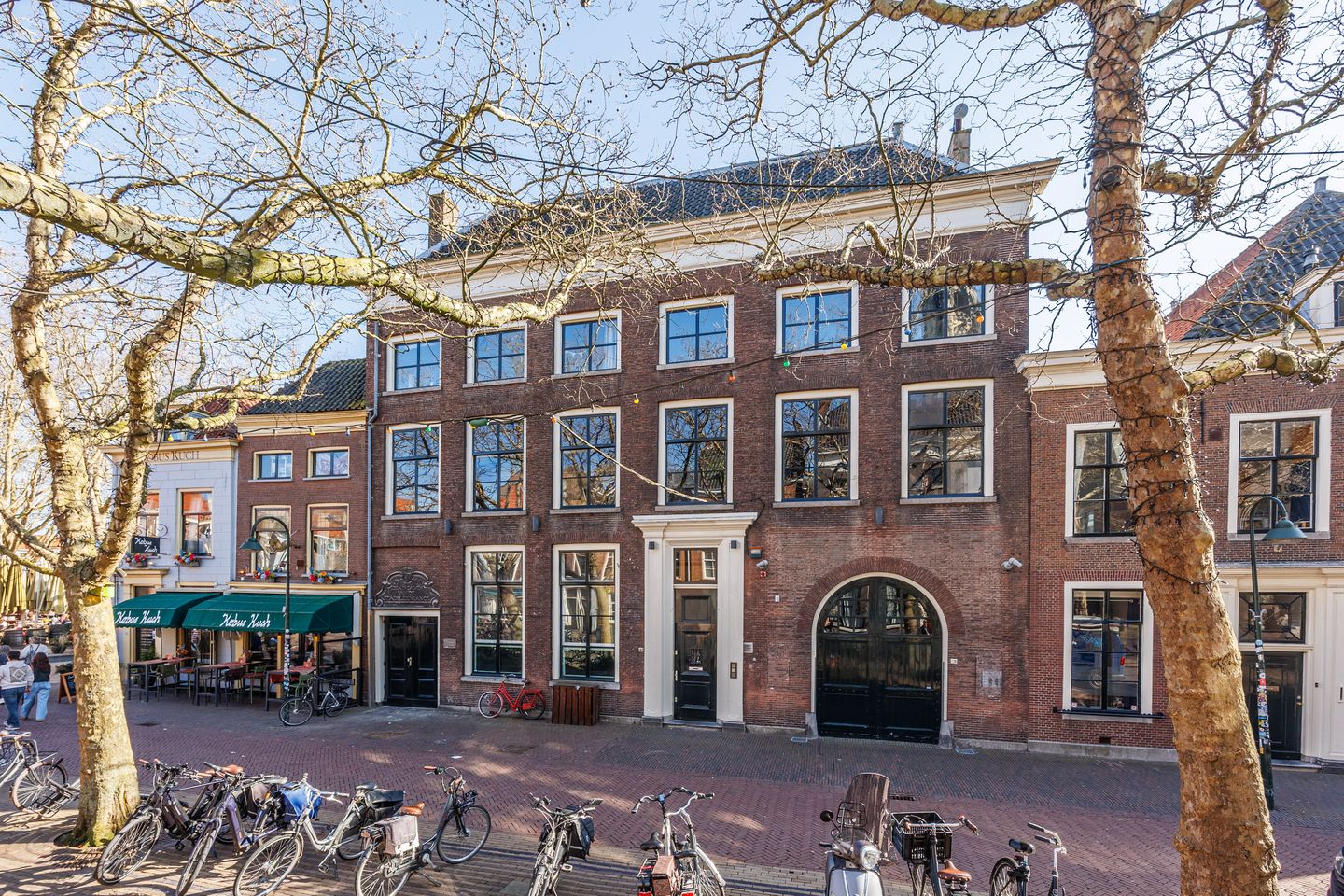 Bekijk foto 1 van Burgwal 45