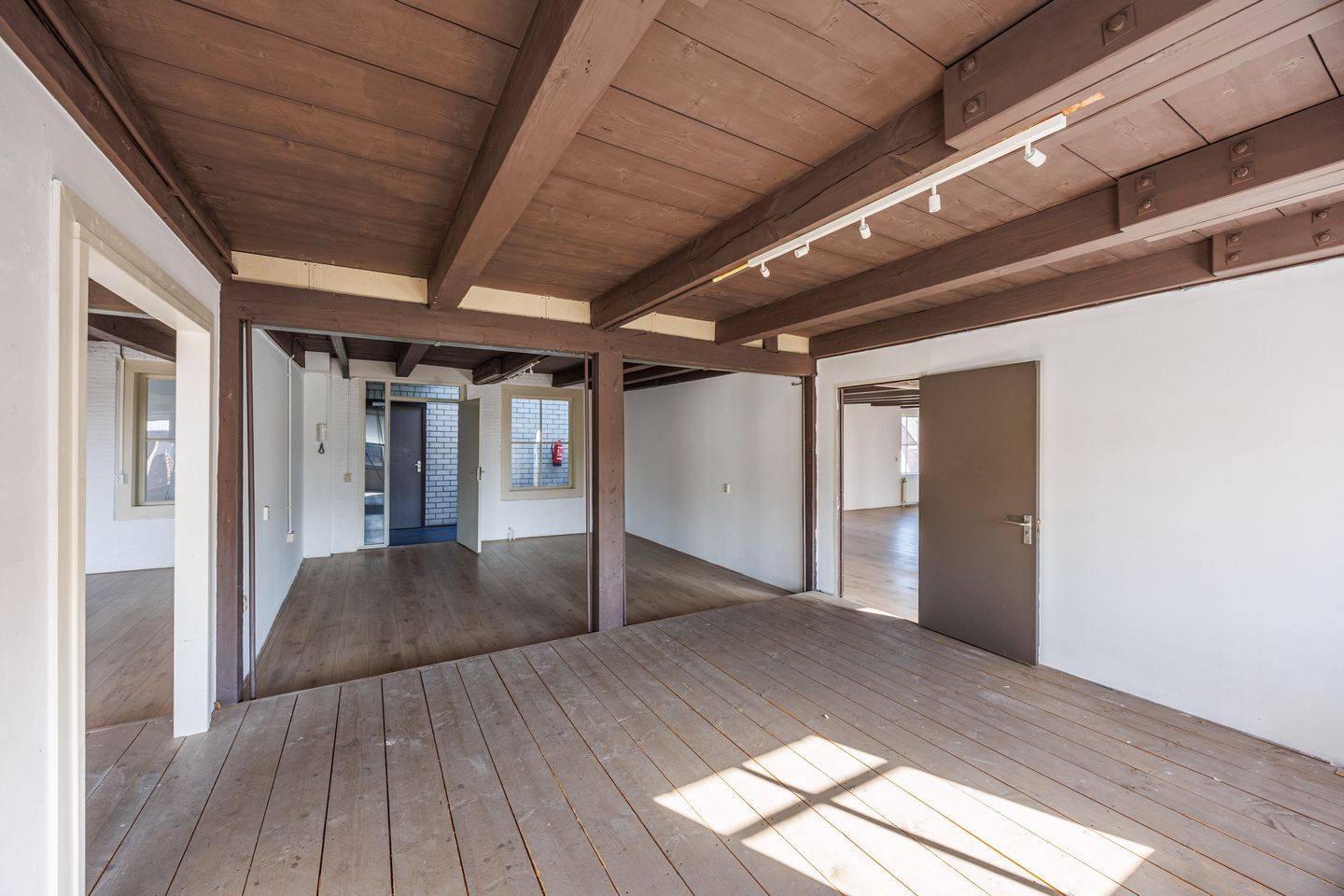 View photo 5 of Burgwal 45